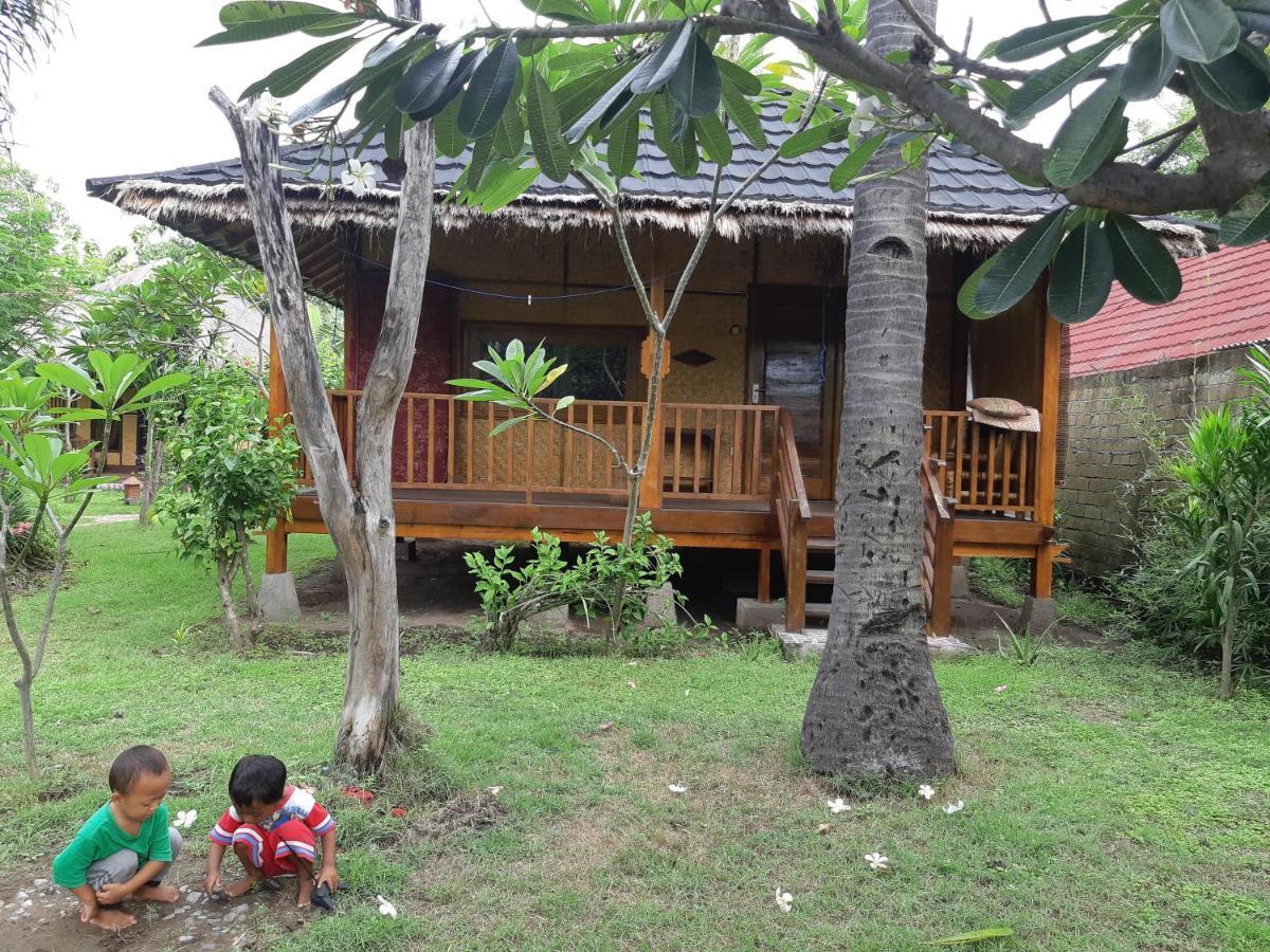 Tangga Bungalows Gili Air Esterno foto