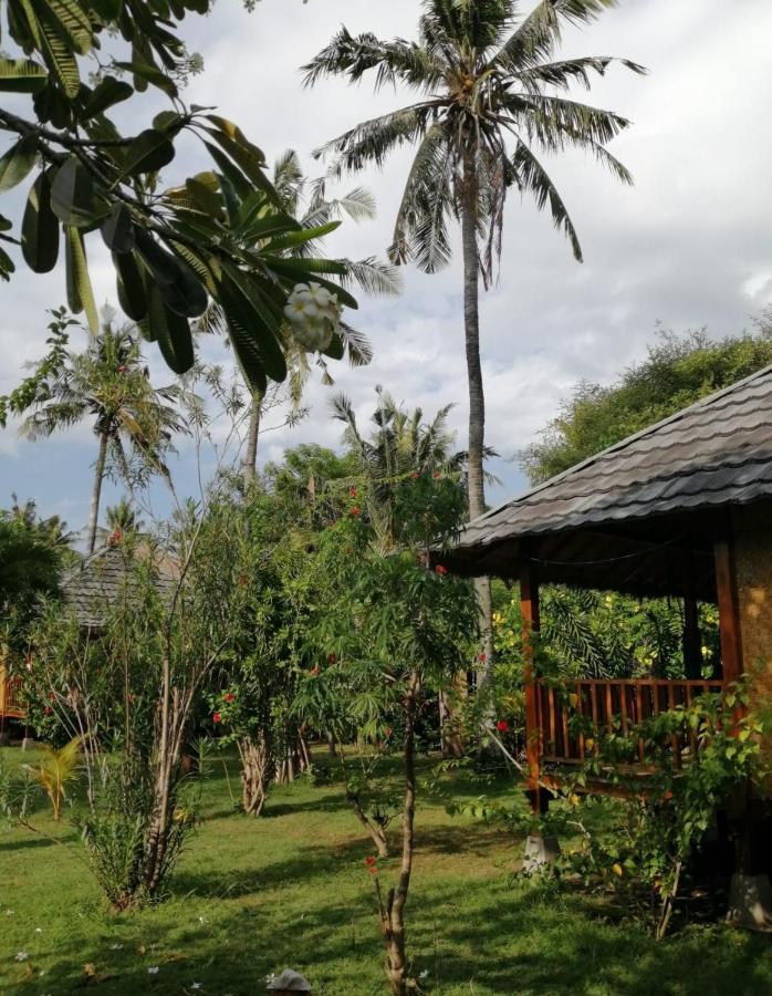 Tangga Bungalows Gili Air Esterno foto