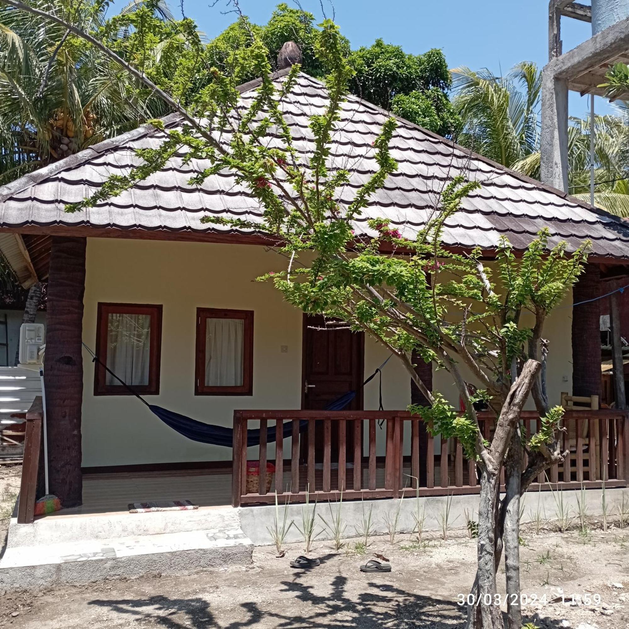 Tangga Bungalows Gili Air Esterno foto