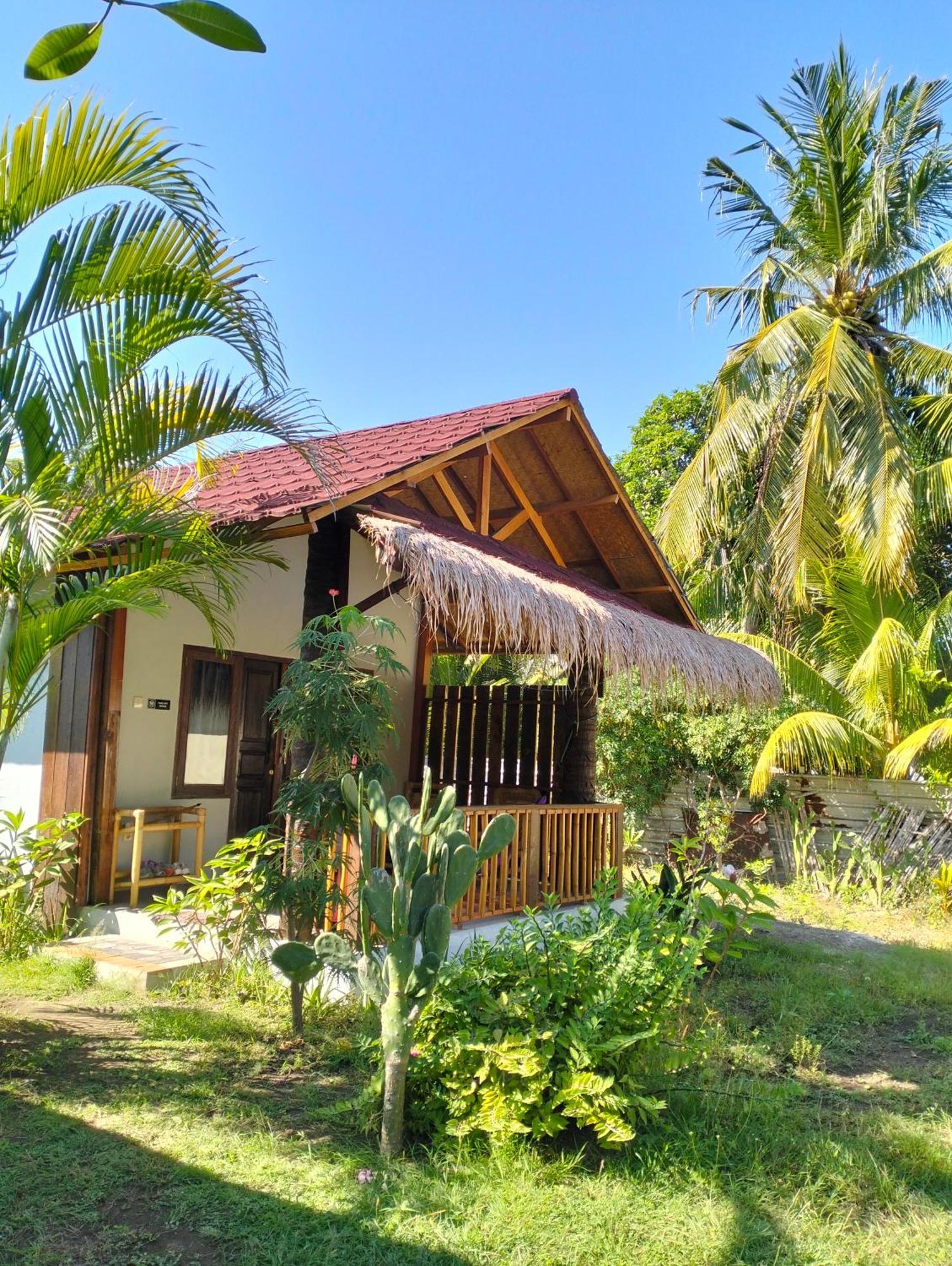 Tangga Bungalows Gili Air Esterno foto