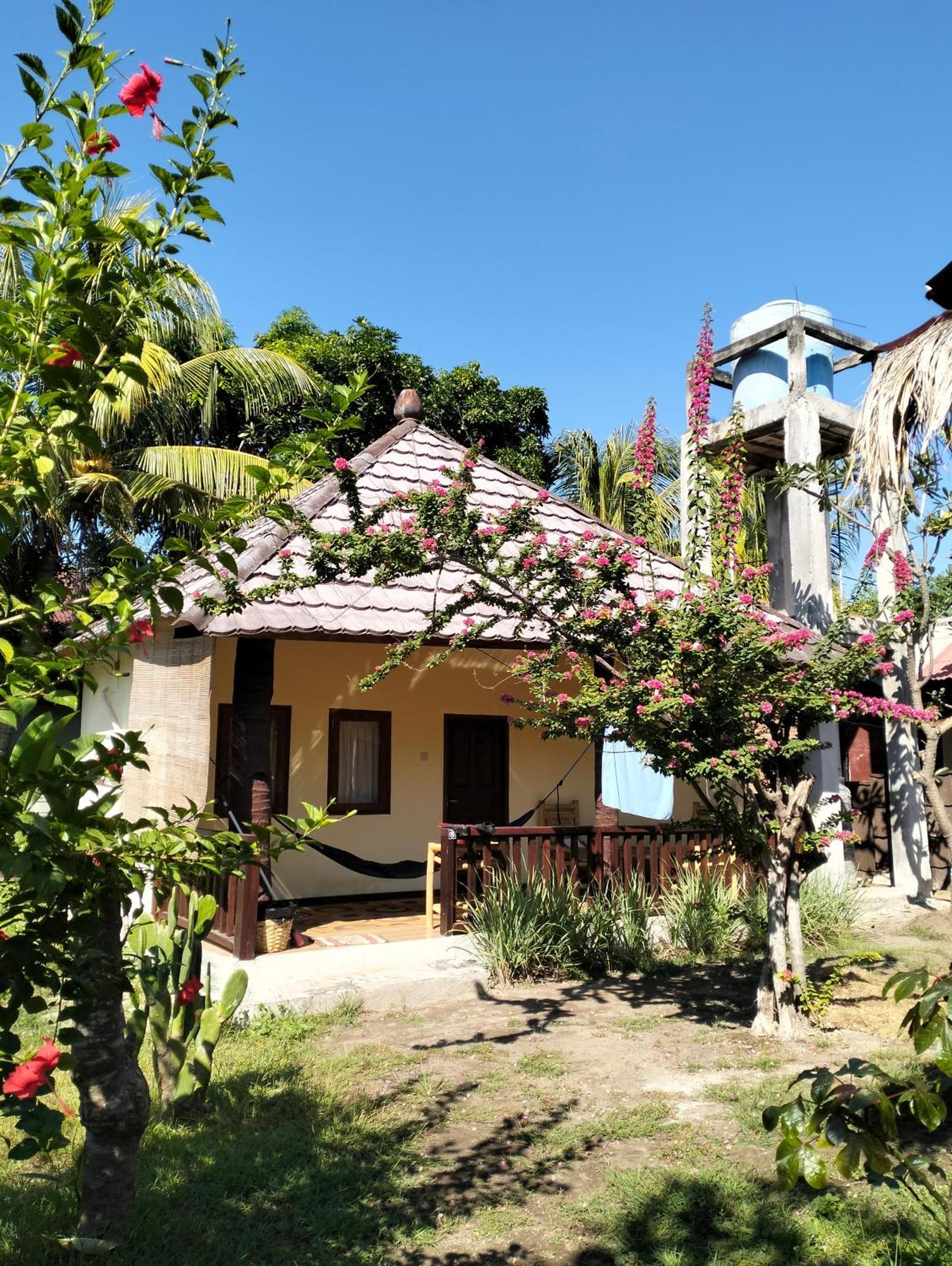 Tangga Bungalows Gili Air Esterno foto