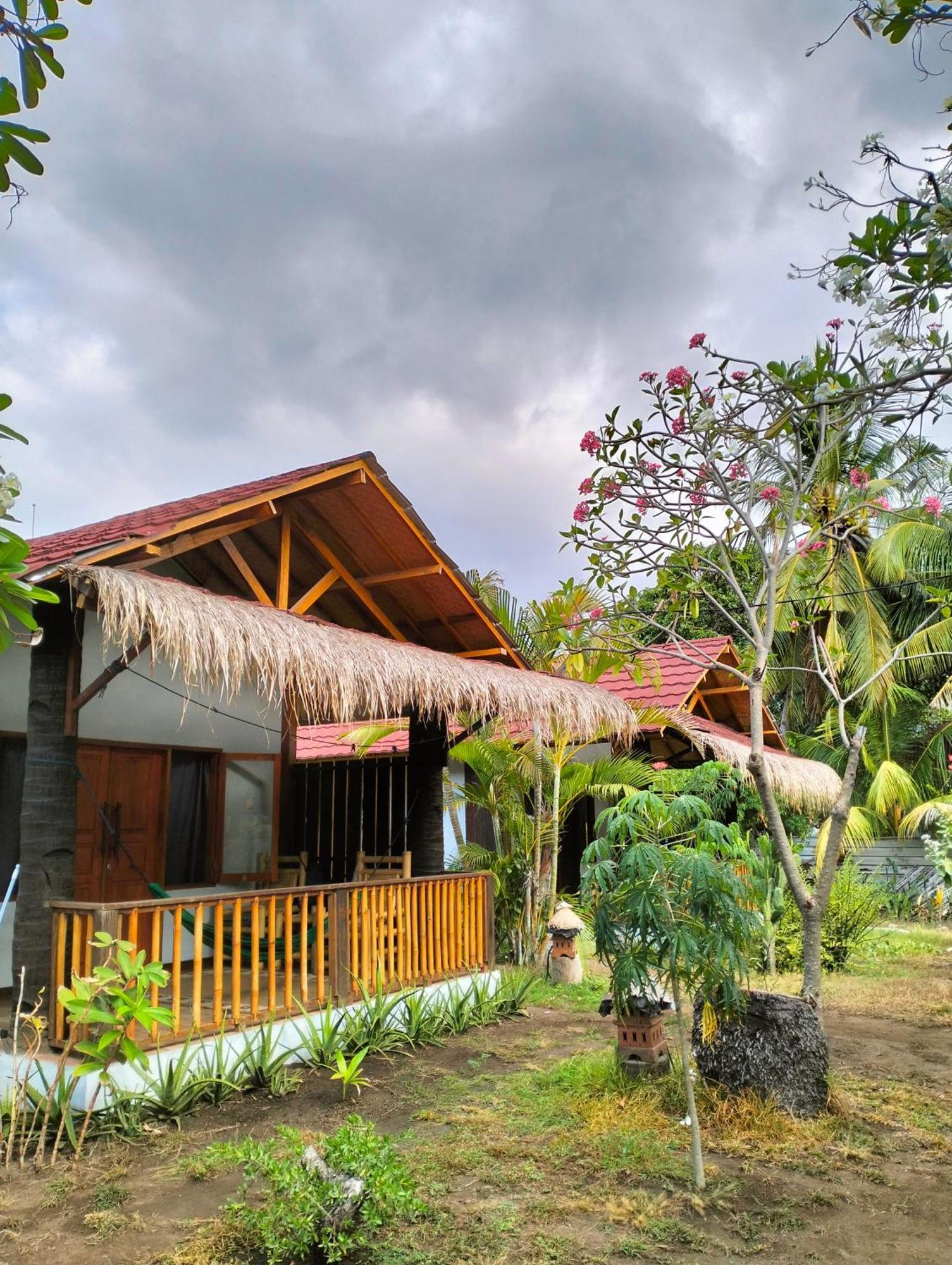 Tangga Bungalows Gili Air Esterno foto